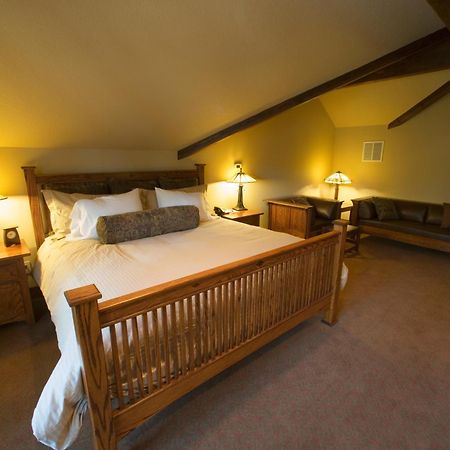 Fivepine Lodge Систерс Экстерьер фото