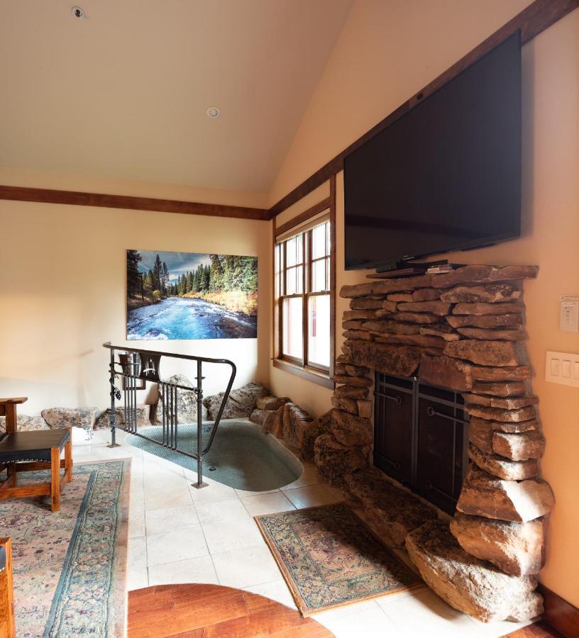 Fivepine Lodge Систерс Экстерьер фото