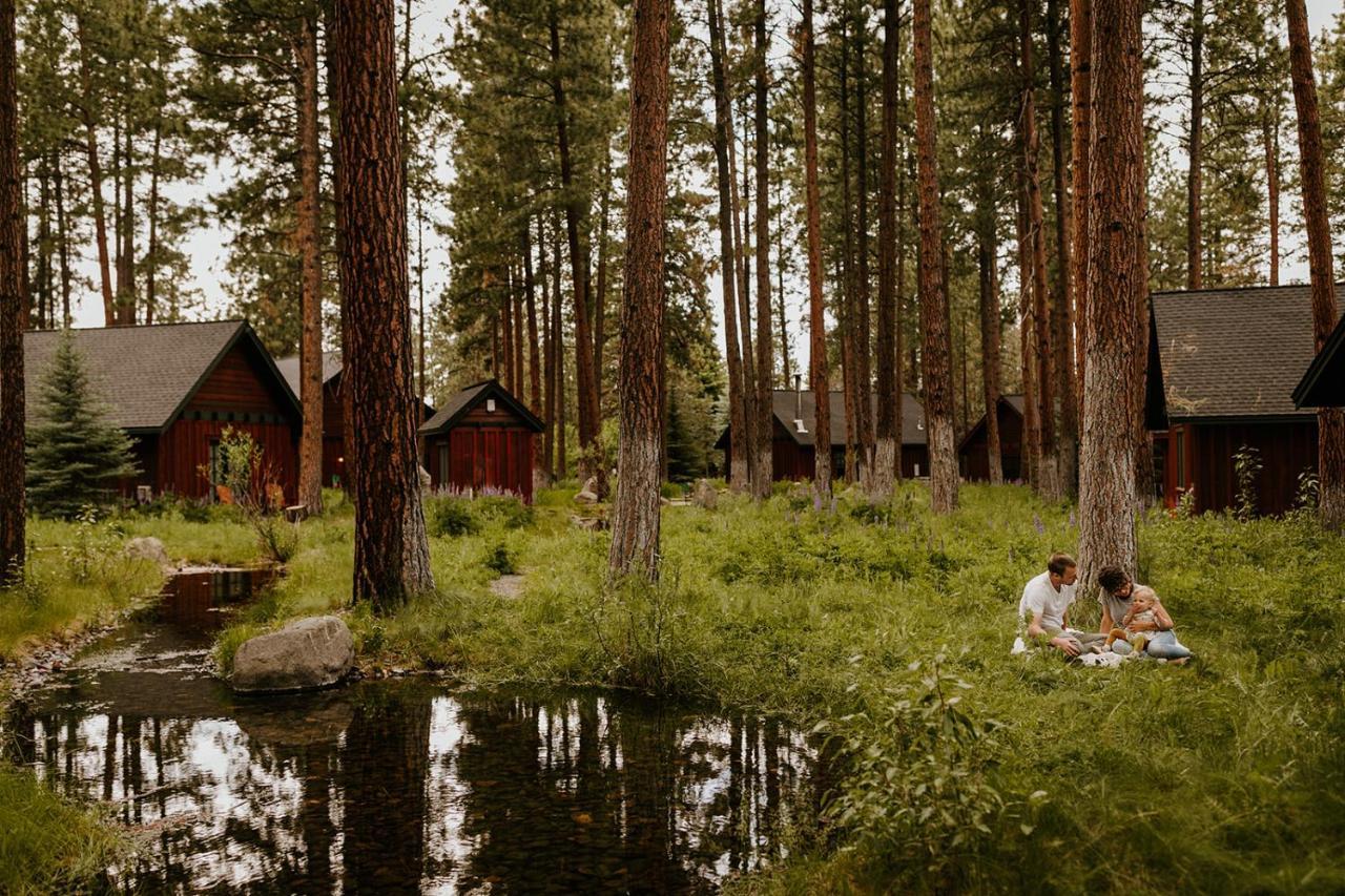 Fivepine Lodge Систерс Экстерьер фото