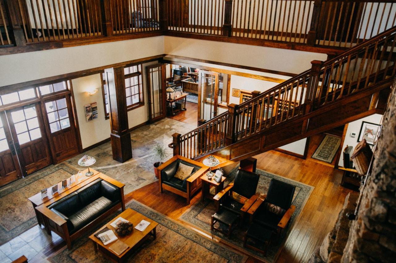 Fivepine Lodge Систерс Экстерьер фото