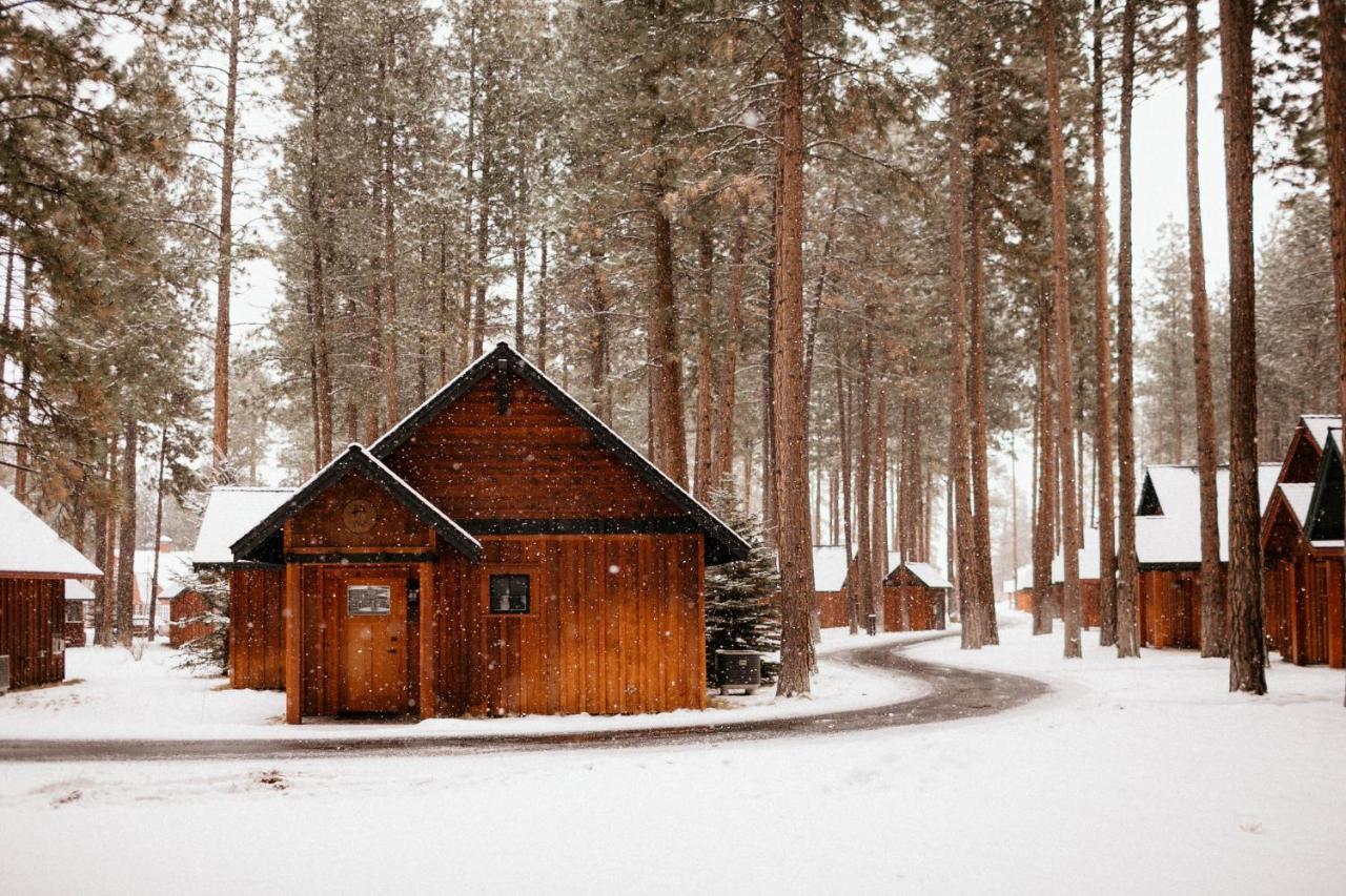 Fivepine Lodge Систерс Экстерьер фото