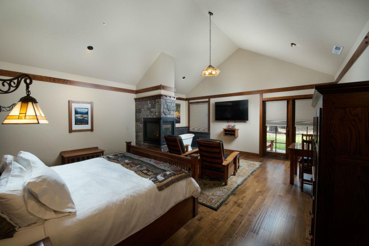 Fivepine Lodge Систерс Экстерьер фото