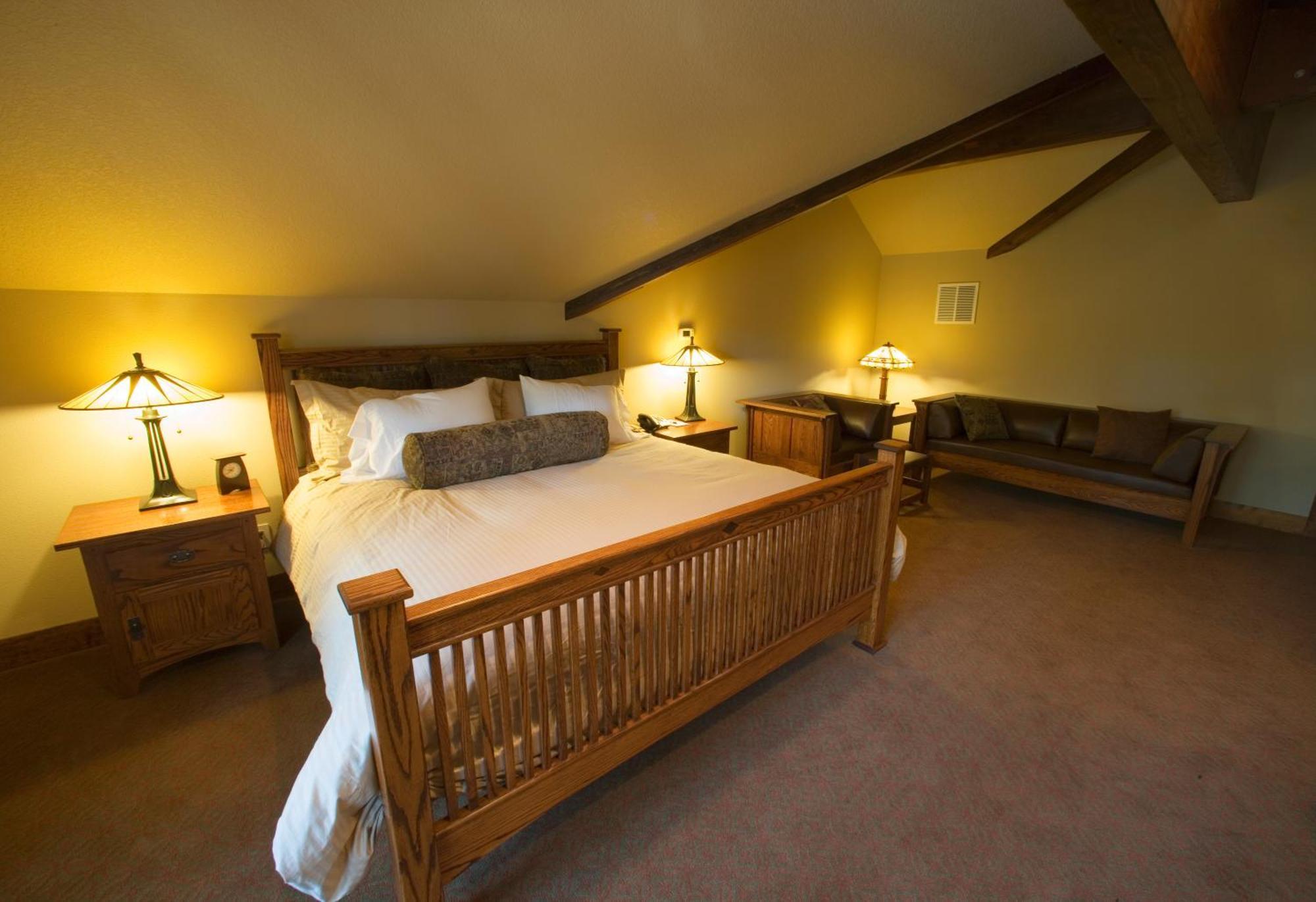 Fivepine Lodge Систерс Экстерьер фото